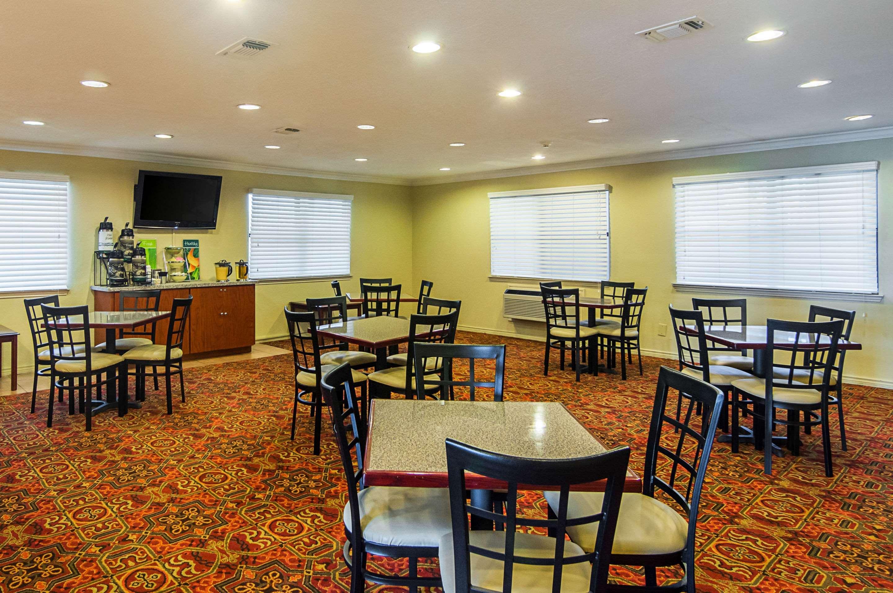 Quality Inn & Suites Garland - East Dallas Bagian luar foto